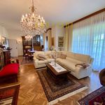 Rent 5 bedroom house of 140 m² in Forte dei Marmi