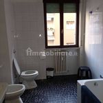 Affitto 1 camera appartamento di 120 m² in Piacenza