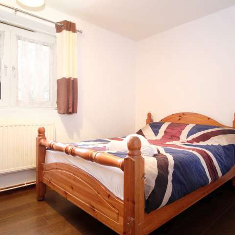 Large room in 4-bedroom flat in Spitalfields, London