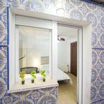Rent a room of 100 m² in Granada