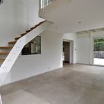 Rent 5 bedroom house of 168 m² in Valleiry