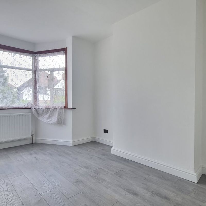 3 bedroom property to let in Woodlands Farm Road, Birmingham - £1,600 pcm Tyburn