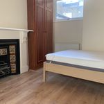 Rent 2 bedroom flat in Clapham Common