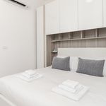 Rent 4 bedroom apartment of 42 m² in Milan