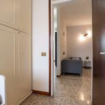 Camera di 100 m² a Milano