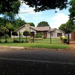 Rent 8 bedroom house in City of Tshwane