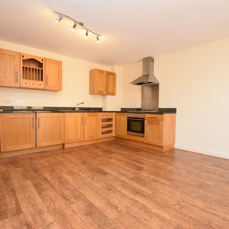 TO LET - Two bedroom apartment to rent within walking distance to the City Centre. Pear Tree