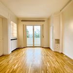 Huur 4 slaapkamer appartement van 215 m² in Sint-Lambrechts-Woluwe