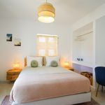 Rent a room of 1200 m² in Vale da Telha