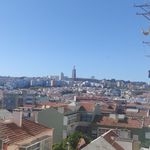 Rent a room of 60 m² in Almada