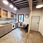 Affitto 3 camera appartamento di 110 m² in Arezzo