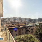 Affitto 5 camera appartamento di 115 m² in Napoli