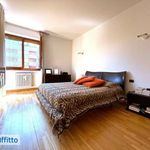 Affitto 6 camera appartamento di 223 m² in Milano