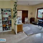 Affitto 6 camera appartamento di 210 m² in Rome