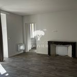 Rent 2 bedroom apartment of 39 m² in Rustrel