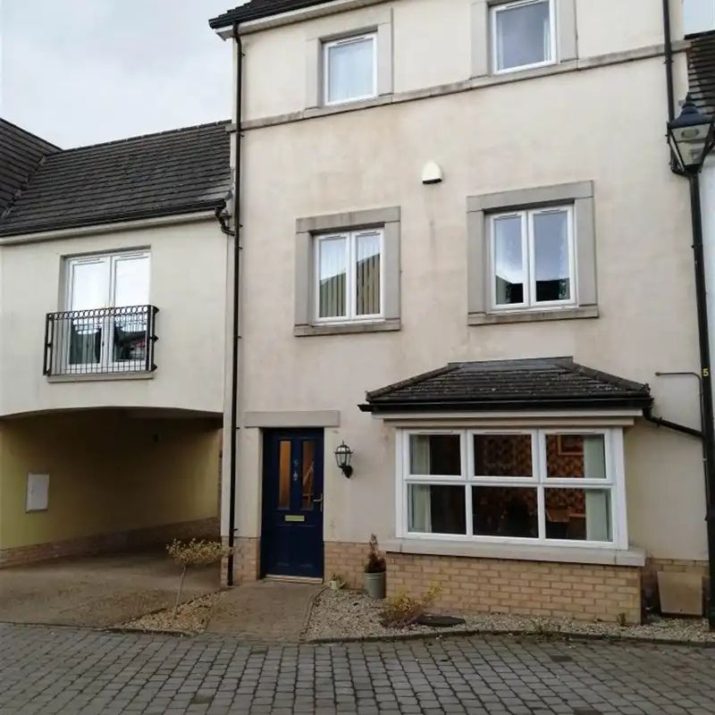 house for rent at 5 Lady Wallace Lane, Lisburn, County Antrim, BT28 3WT, England Milltown 