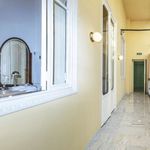 Rent a room of 56 m² in Granada