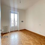Rent 4 bedroom apartment of 220 m² in Milano