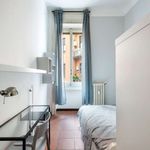 Rent a room of 234 m² in Milano