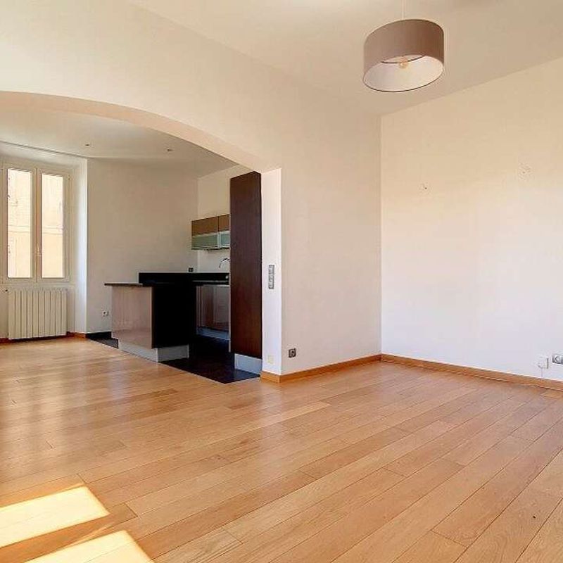 Location appartement 4 pièces 103 m² Ajaccio (20000)