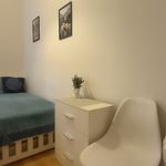 Rent 4 bedroom apartment in Warsaw