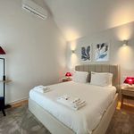Rent 2 bedroom apartment of 139 m² in Porto