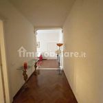 Affitto 5 camera appartamento di 135 m² in Castelnuovo Berardenga