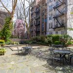 Rent 4 bedroom house of 72 m² in New York