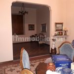 Rent 5 bedroom house of 200 m² in Lucca