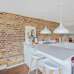 Rent 2 bedroom house of 820 m² in London