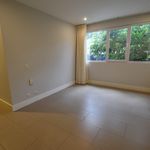 Rent 4 bedroom apartment of 33 m² in San Antonio