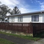 Rent 3 bedroom house of 284 m² in Horowhenua