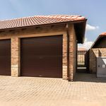 Rent 3 bedroom house of 82 m² in Pretoria