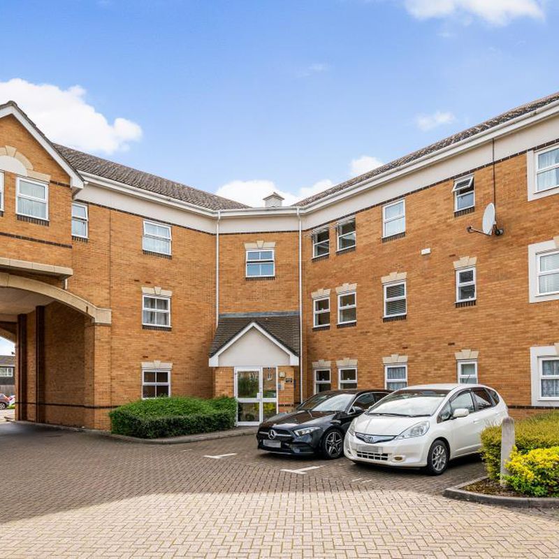 2 bedroom apartment to rent Ashford Common