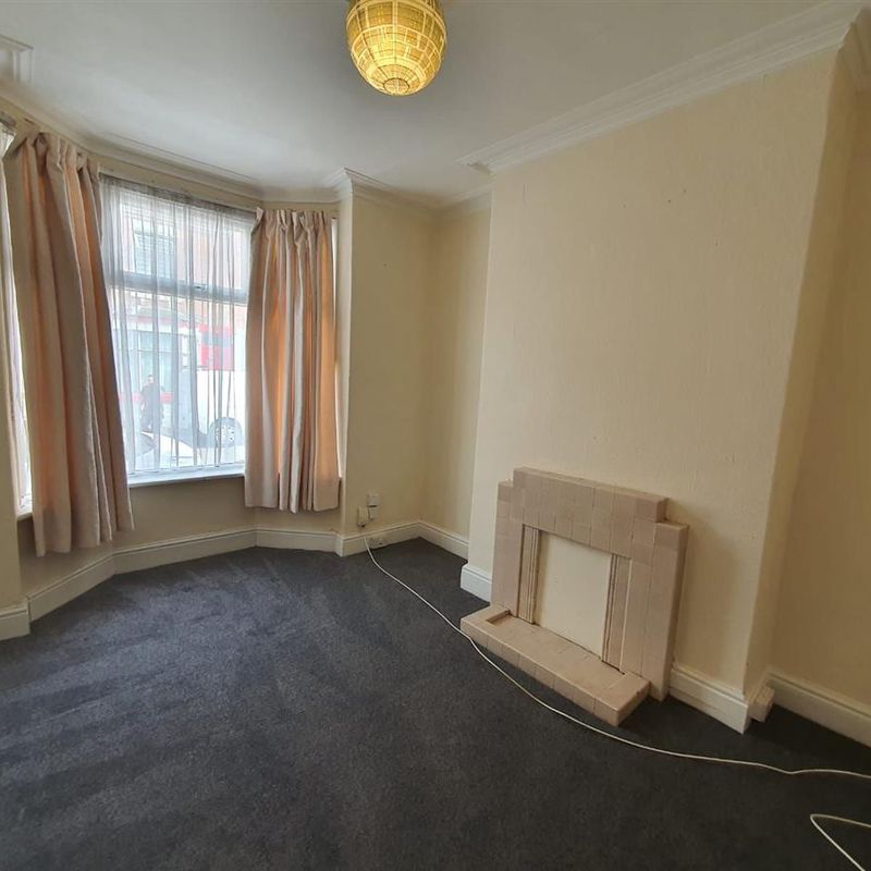 2 bedroom, terraced house, to rent Hyde Park