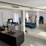 Affitto 3 camera appartamento di 180 m² in Cologno Monzese