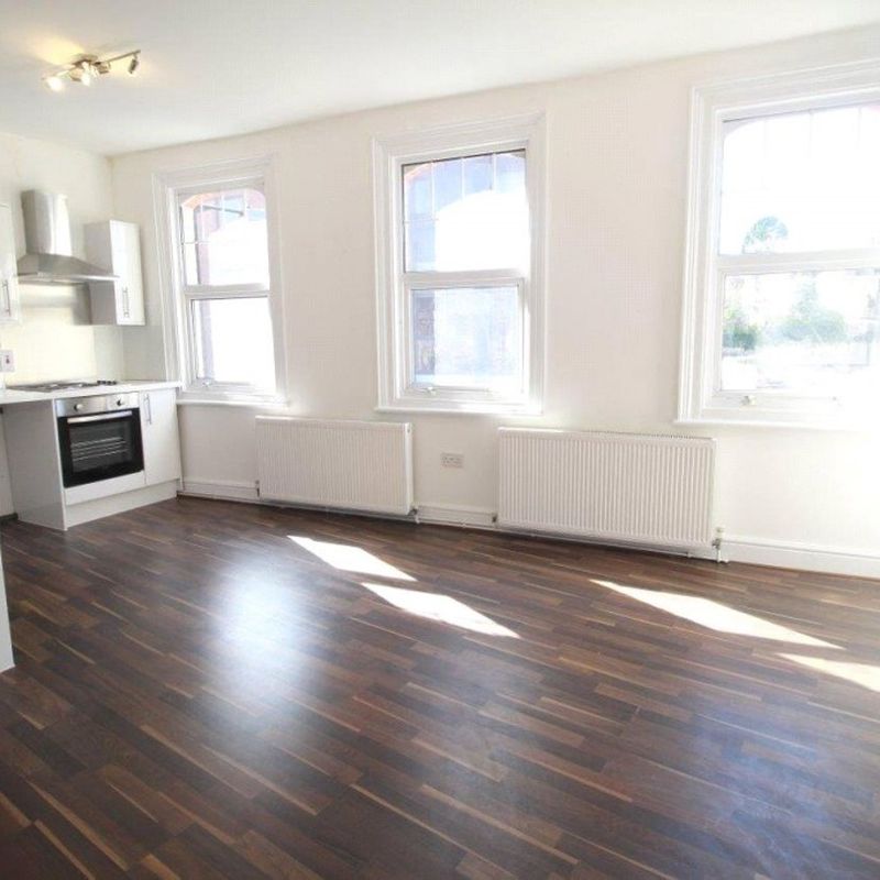 1 bed Flat/Apartment To Let Station Road, New Barnet £1,540 PCM Fees Apply Passingford Bridge