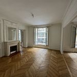 Rent 6 bedroom apartment of 132 m² in Paris