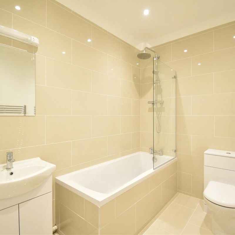 apartment for rent at St James Road, Surbiton Seething Wells