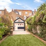 Rent 7 bedroom house of 263 m² in London