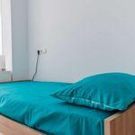 Rent 4 bedroom apartment of 115 m² in València