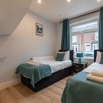 Rent 3 bedroom apartment in Reading