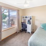 Rent 4 bedroom house in Newlands Arm