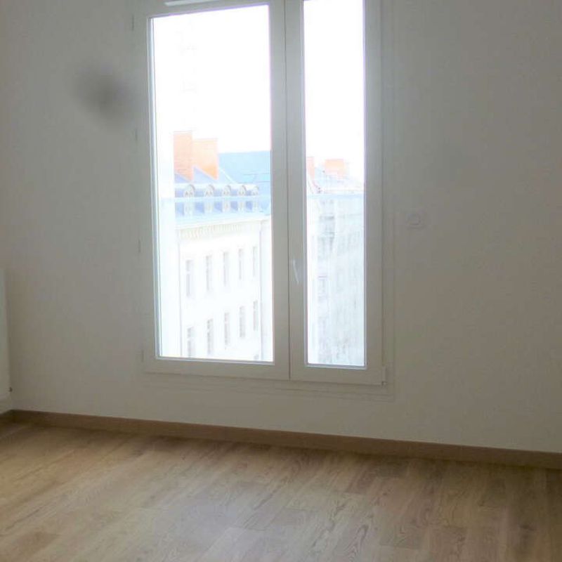Location appartement 5 pièces 119 m² Reims (51100)