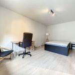 Huur 1 slaapkamer huis van 215 m² in Charleroi