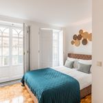 Rent 3 bedroom apartment of 160 m² in Porto
