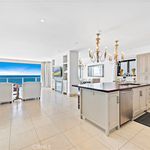Rent 2 bedroom apartment of 204 m² in Laguna Beach