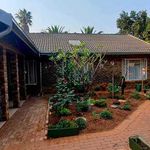 Rent 3 bedroom house of 220 m² in Pretoria