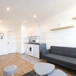 Rent 2 bedroom apartment of 28 m² in Puteaux