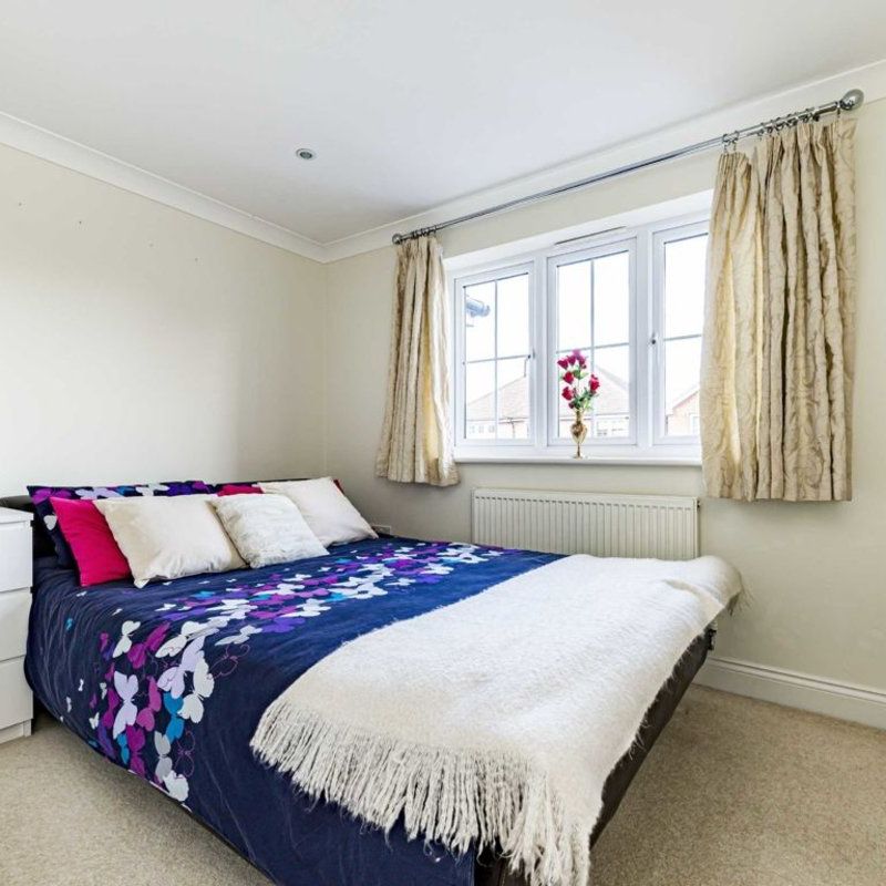 house for rent in Rosemead Close Surbiton, KT6 Tolworth